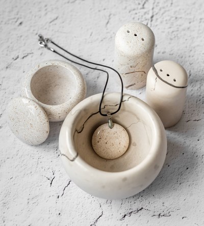 Nakit od bračkog kamena, Uporabni predmeti od bračkog kamena